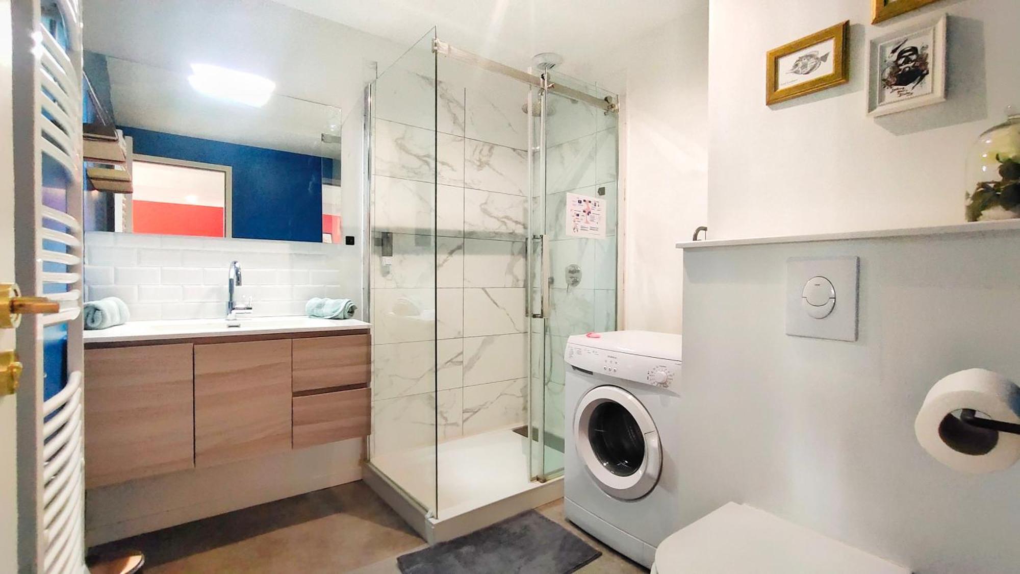 Votre Escale - Magellan Cinema Apartment Ниор Екстериор снимка